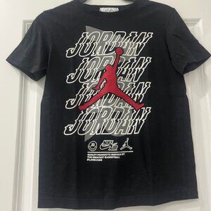 Nike Boys Air Jordan T-shirt, Size Medium, Black & Red